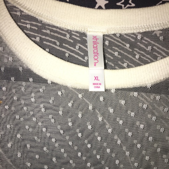 White blouse - Picture 4 of 8